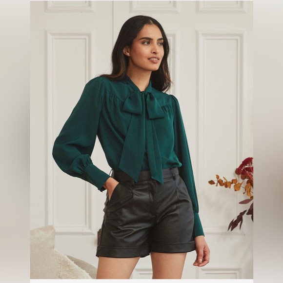 RW&CO Neck Tie Rose Blouse. - Picture 4 of 4